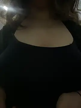 Snapshot of farah-36 chatting on December 27, 2024, 2:47 am farah-36 online show from December 27, 2024, 2:47 am