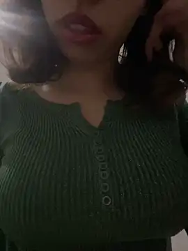 Snapshot of farah-36 chatting on February 1, 2025, 1:23 am farah-36 online show from February 1, 2025, 1:23 am