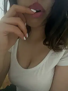 Snapshot of farah-36 chatting on February 22, 2025, 3:23 am farah-36 online show from February 22, 2025, 3:23 am