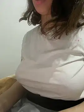 Snapshot of farah-36 chatting on February 28, 2025, 3:15 am farah-36 online show from February 28, 2025, 3:15 am