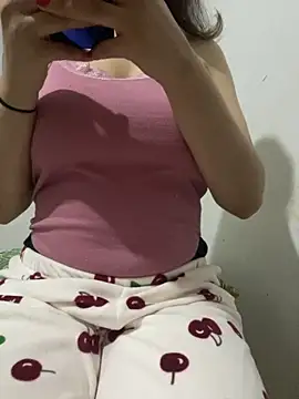 Snapshot of farah-36 chatting on October 18, 2025, 9:59 pm farah-36 online show from October 18, 2025, 9:59 pm