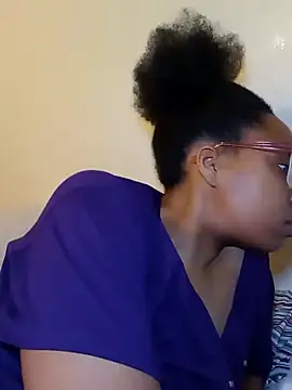 madamsensuale online show from February 13, 2025, 2:01 am