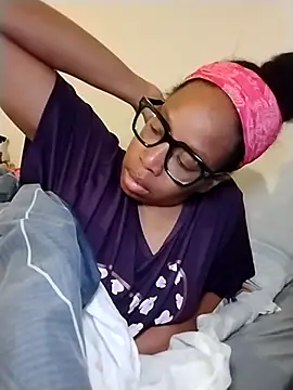 madamsensuale online show from March 22, 2025, 6:33 am