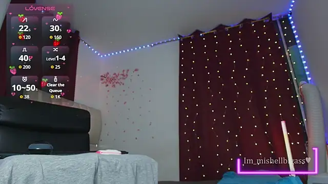 im mishellbigass online show from April 11, 2026, 7:45 am