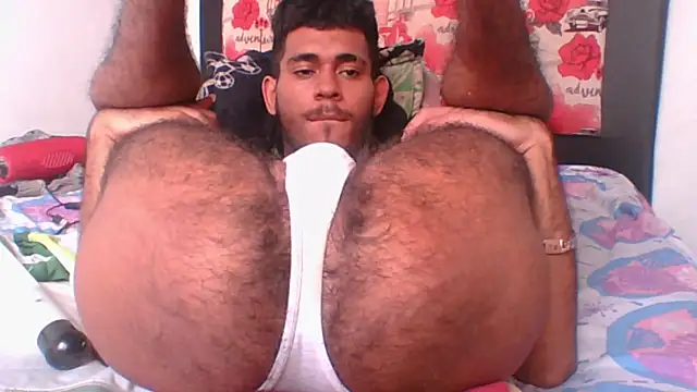 MaximoSualteza777 online show from February 19, 2025, 7:38 pm