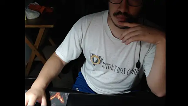 thealfawolf01 online show from January 2, 2025, 8:28 am