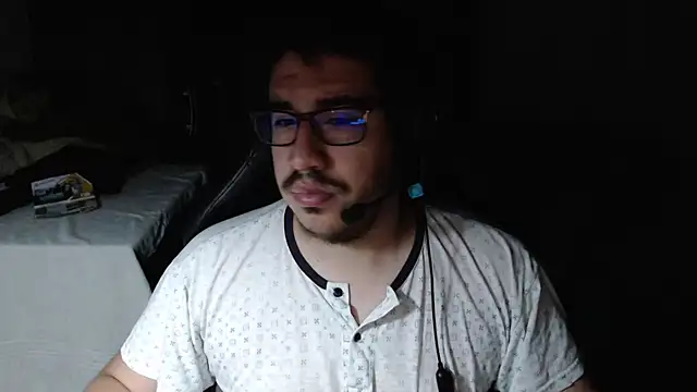 thealfawolf01 online show from October 14, 2025, 5:41 am