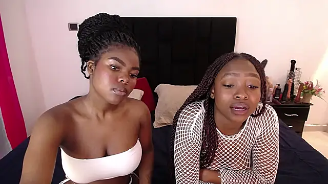 AdelynYasmin online show from November 20, 2025, 1:00 pm