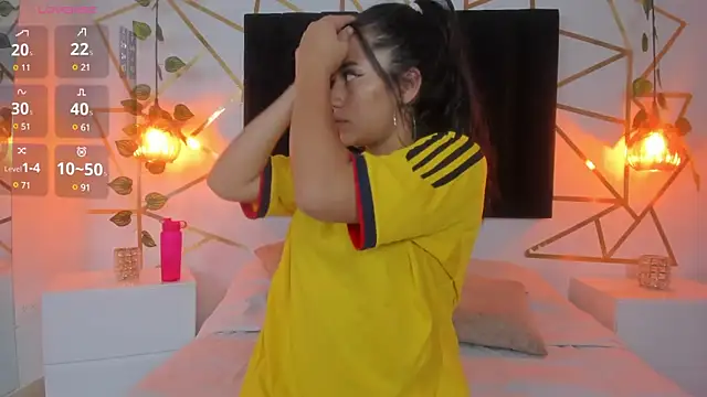 Megan Thompsonn online show from January 28, 2025, 6:39 pm