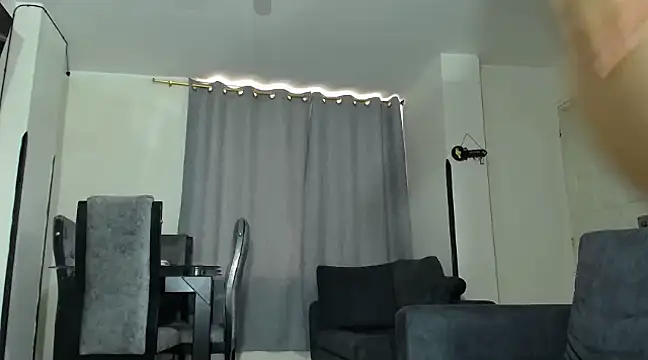 julianamorant online show from March 18, 2025, 6:04 pm