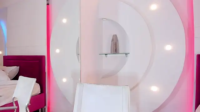 LiaTink online show from December 5, 2024, 11:49 am