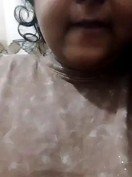 Snapshot of smile_pretty chatting on December 9, 2024, 11:03 pm smile pretty online show from December 9, 2024, 11:03 pm