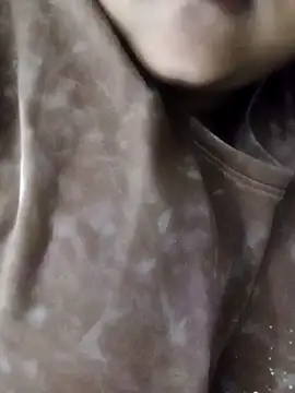 Snapshot of smile_pretty chatting on December 13, 2024, 12:42 am smile pretty online show from December 13, 2024, 12:42 am