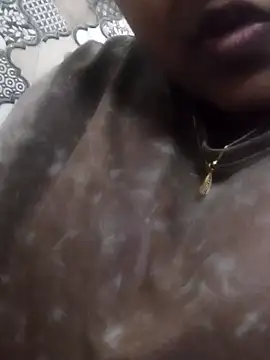 Snapshot of smile_pretty chatting on December 13, 2024, 11:39 pm smile pretty online show from December 13, 2024, 11:39 pm