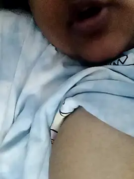 Snapshot of smile_pretty chatting on December 17, 2024, 9:27 pm smile pretty online show from December 17, 2024, 9:27 pm