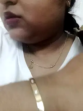 Snapshot of smile_pretty chatting on January 3, 2025, 6:35 pm smile pretty online show from January 3, 2025, 6:35 pm