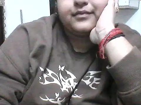 Snapshot of smile_pretty chatting on February 17, 2025, 1:36 am smile pretty online show from February 17, 2025, 1:36 am