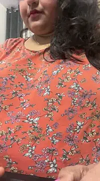 Snapshot of smile_pretty chatting on February 17, 2025, 8:47 pm smile pretty online show from February 17, 2025, 8:47 pm