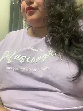 Snapshot of smile_pretty chatting on February 18, 2025, 5:53 pm smile pretty online show from February 18, 2025, 5:53 pm