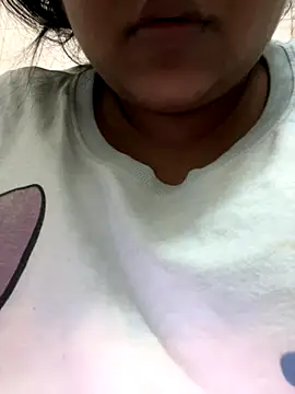 Snapshot of smile_pretty chatting on October 2, 2025, 2:35 pm smile pretty online show from October 2, 2025, 2:35 pm