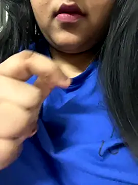 Snapshot of smile_pretty chatting on November 14, 2025, 7:45 pm smile pretty online show from November 14, 2025, 7:45 pm