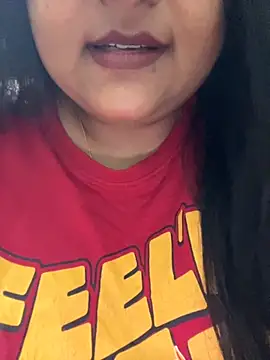 Snapshot of smile_pretty chatting on November 20, 2025, 6:29 pm smile pretty online show from November 20, 2025, 6:29 pm