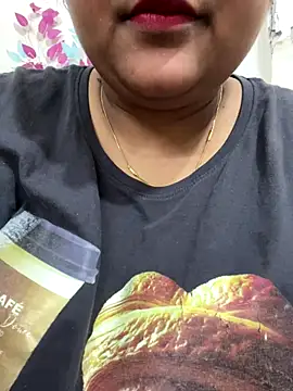 Snapshot of smile_pretty chatting on December 3, 2025, 7:23 pm smile pretty online show from December 3, 2025, 7:23 pm