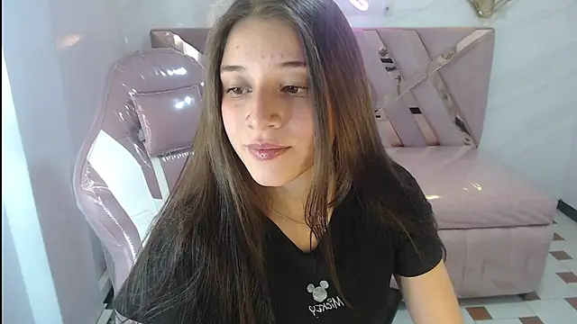 Snapshot of _Emily_v chatting on December 16, 2024, 8:20 am Emily v online show from December 16, 2024, 8:20 am