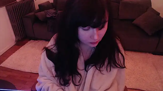 Lynylou online show from January 14, 2025, 11:05 pm