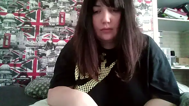 Lynylou online show from September 28, 2025, 12:21 pm