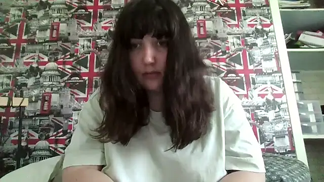 Lynylou online show from September 29, 2025, 11:15 am