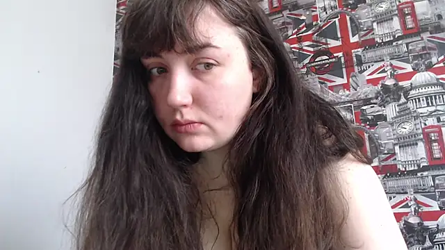 Lynylou online show from April 15, 2026, 8:54 am