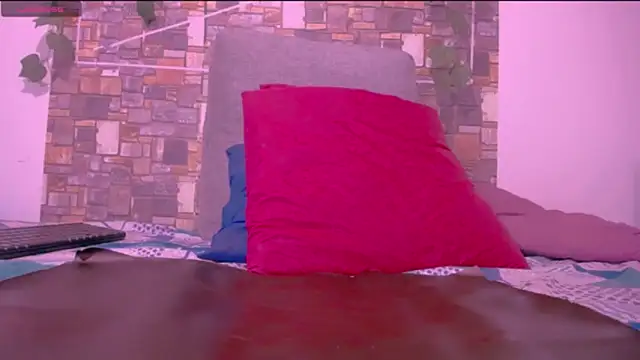 CrazyRousex online show from September 18, 2025, 4:31 pm