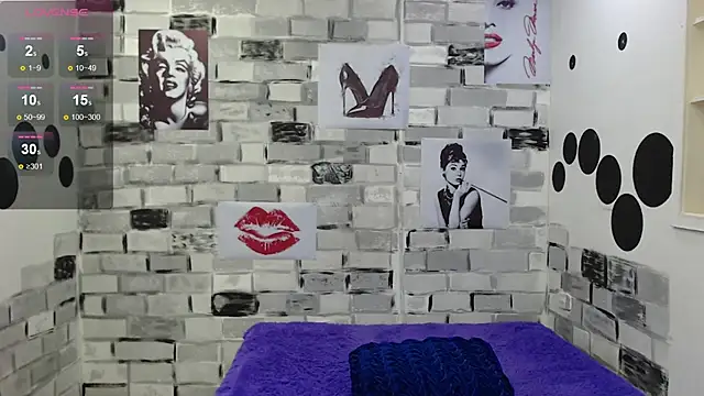 CasandraJones1 online show from December 2, 2024, 8:22 pm