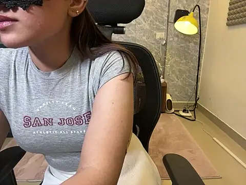 Snapshot of MidnightFlame chatting on December 10, 2024, 7:32 pm MidnightFlame online show from December 10, 2024, 7:32 pm