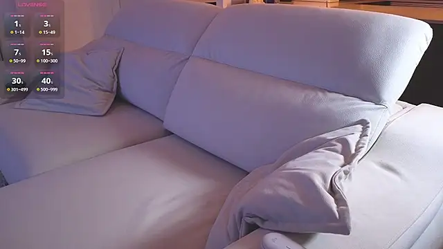 yourdreamsweetgirl online show from April 18, 2026, 9:26 pm