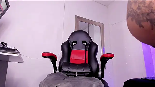 Snapshot of angel_hardy_dl chatting on November 15, 2025, 10:45 am angel hardy dl online show from November 15, 2025, 10:45 am