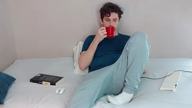 Snapshot of Elio555 chatting on February 11, 2025, 1:41 am Elio555 online show from February 11, 2025, 1:41 am