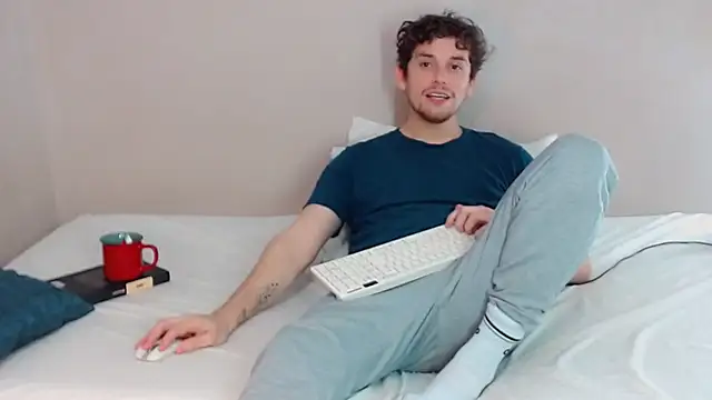 Snapshot of Elio555 chatting on February 15, 2025, 1:21 am Elio555 online show from February 15, 2025, 1:21 am