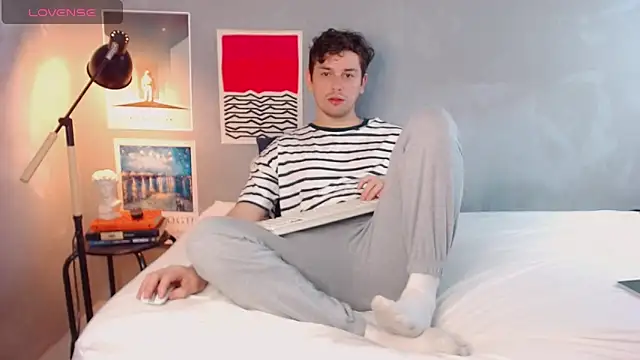 Elio555 online show from November 5, 2025, 12:16 pm