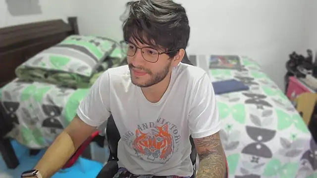 justin stark7 online show from February 26, 2025, 11:04 pm