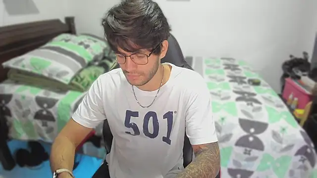 justin stark7 online show from March 6, 2025, 11:31 pm