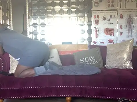 bigshh8 online show from November 18, 2025, 6:01 pm