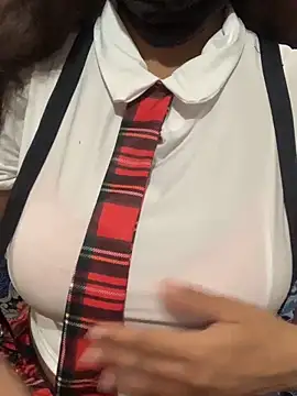 hottiess69 online show from October 5, 2025, 4:49 pm