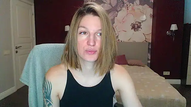 Snapshot of EmilyWalkeri chatting on January 22, 2025, 7:46 am EmilyWalkeri online show from January 22, 2025, 7:46 am
