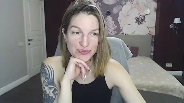 Snapshot of EmilyWalkeri chatting on February 5, 2025, 7:50 am EmilyWalkeri online show from February 5, 2025, 7:50 am