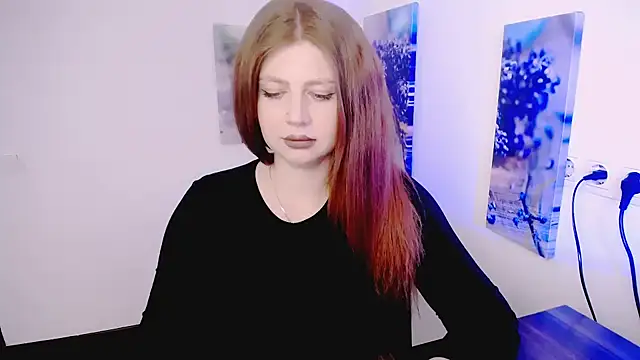 Snapshot of Lizzy_Love chatting on March 18, 2026, 9:34 am Lizzy Love online show from March 18, 2026, 9:34 am