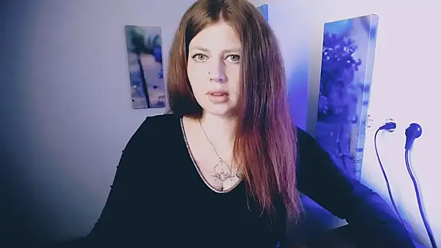 Snapshot of Lizzy_Love chatting on April 16, 2026, 6:52 pm Lizzy Love online show from April 16, 2026, 6:52 pm
