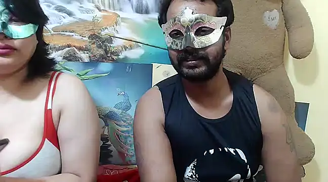 Snapshot of Cutehornycouples chatting on December 4, 2024, 6:17 pm Cutehornycouples online show from December 4, 2024, 6:17 pm