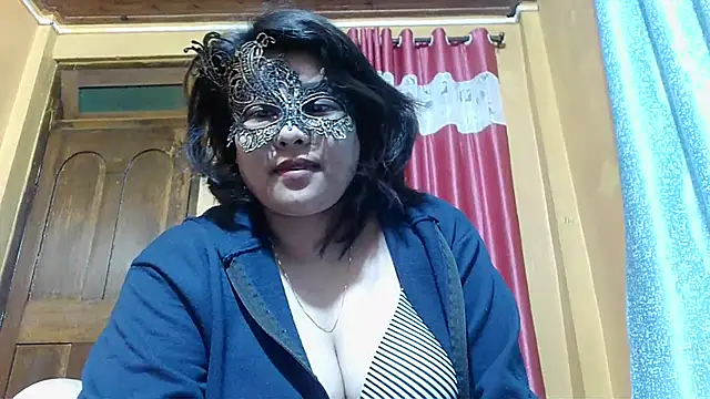 Snapshot of Cutehornycouples chatting on February 13, 2025, 7:10 pm Cutehornycouples online show from February 13, 2025, 7:10 pm